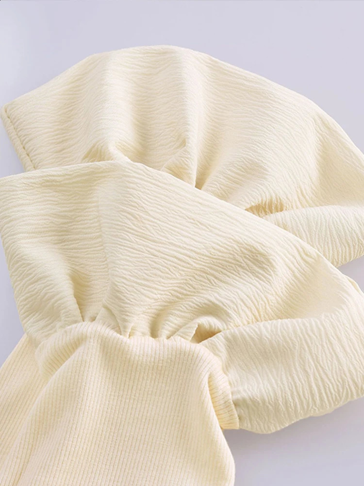 High neck knitted floral womens elegant sweater long sleeved pleated cuffs short minimalist slim fit top 240812