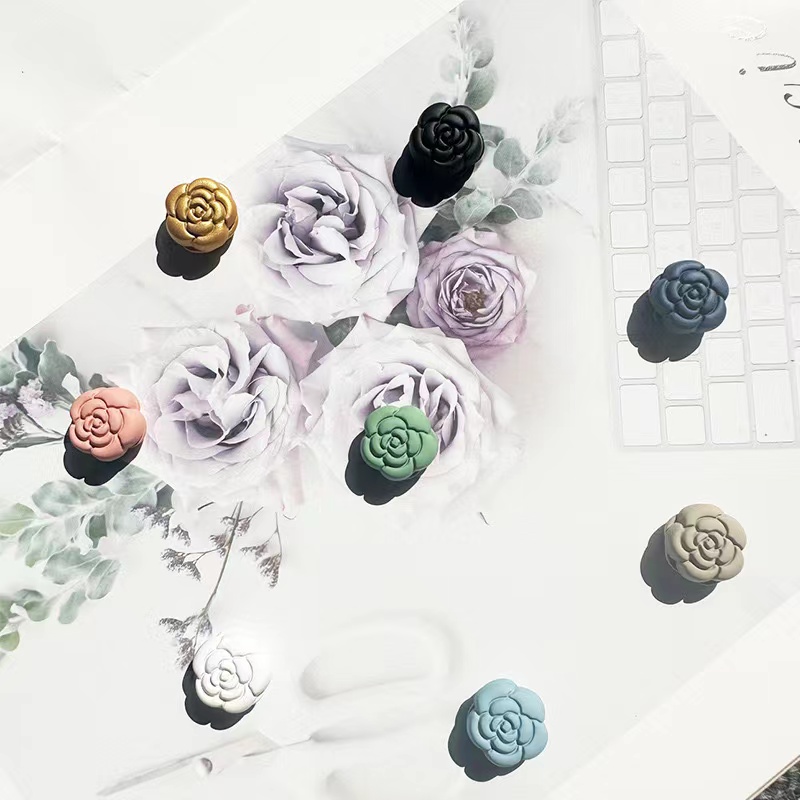 Camellia magnetic buckle scarf buckle collar clip magnetic suction buckle brooch scarf shawl fixed anti light magnetic buckle