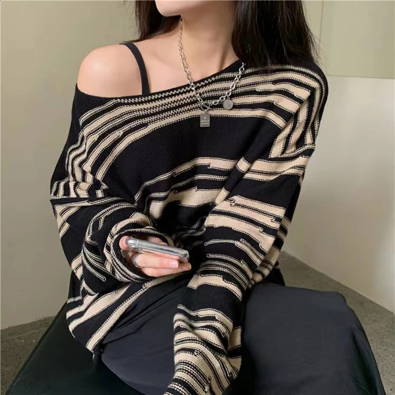 Gothic Striped Women Knitting Sweater Y2K Fashion Streetwear Patchwork Punk Pullover Female Loose Long Sleeve O Neck Jumpers 240812