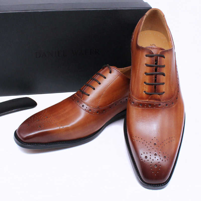 CMM Classic Mens Business Casual Leather Shoes Leather Formal Leather Shoes Mens British Oxford Shoes Bullock Mens Shoes