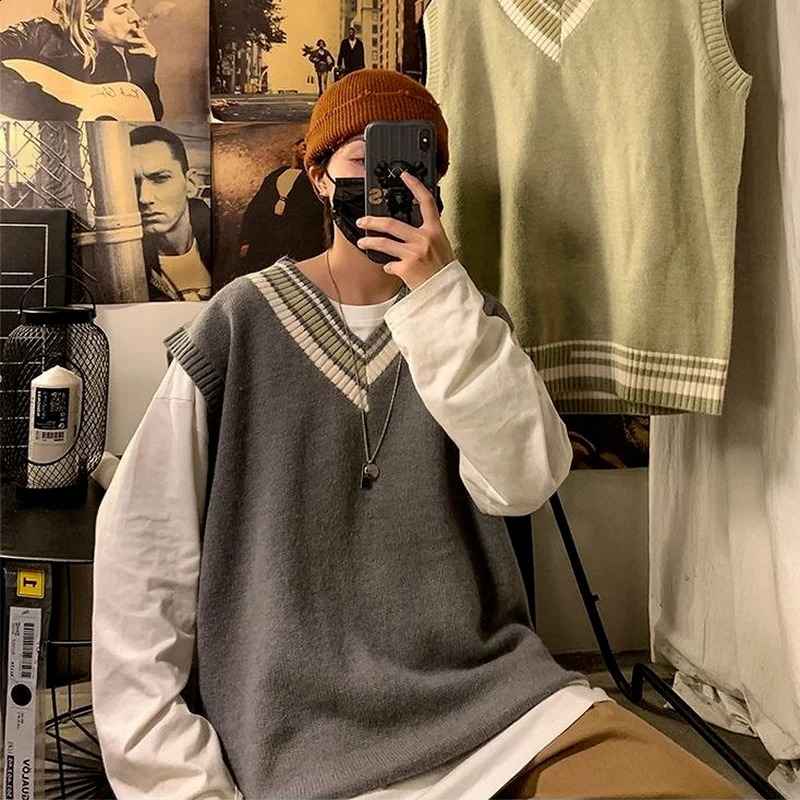Sweater Vest Women Vintage Minimalist Korean Style Cozy Stylish Preppy V-neck Autumn Loose Sleeveless Clothing Knitwear Retro BF 240812