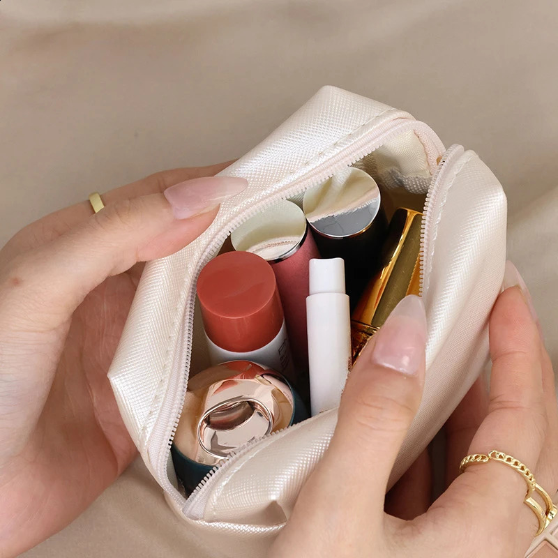 Mini Makeup Bag for Purse PU Cosmetic Waterproof Toiletry Traveling Bags Lipstick Pouch Storage Cases 240812