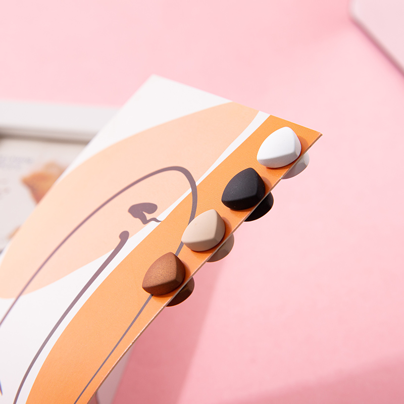 Triangle magnetic buckle scarf buckle collar clip magnetic suction buckle brooch scarf shawl fixed anti light magnetic buckle