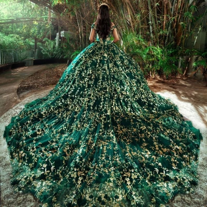 Sparkle Emerald Green Quinceanera Dresses Ball Gowns Gold Appliques Lace Sequined Tull Off the Shoulder Vestido De 15 Anos Sweet 16