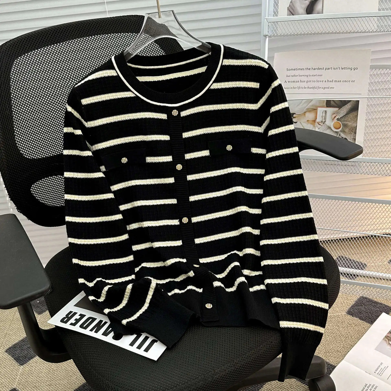 Autumn Round Neck Pullover Long-sleeved Sweater for Women Striped Color Matching Temperament Fashionable Womens Top 240812