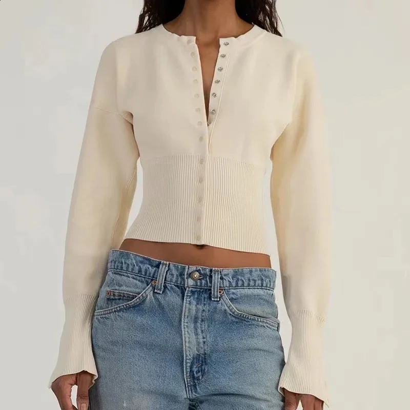 Lace knitted cardigan Tshirt long sleeved womens slim fit Oneck crop top button Korean fashion sweater 240812