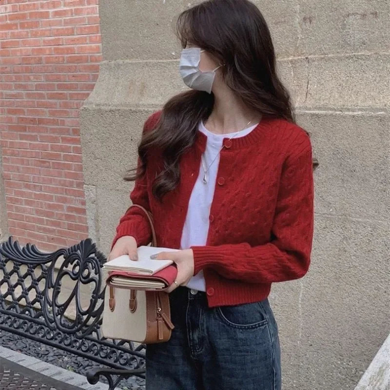 Korean Fresh Chic Solid Cable Knit Sweaters Women Preppy Style All-match Long Sleeve Cardigan O-neck Single Breasted Jumper 240812