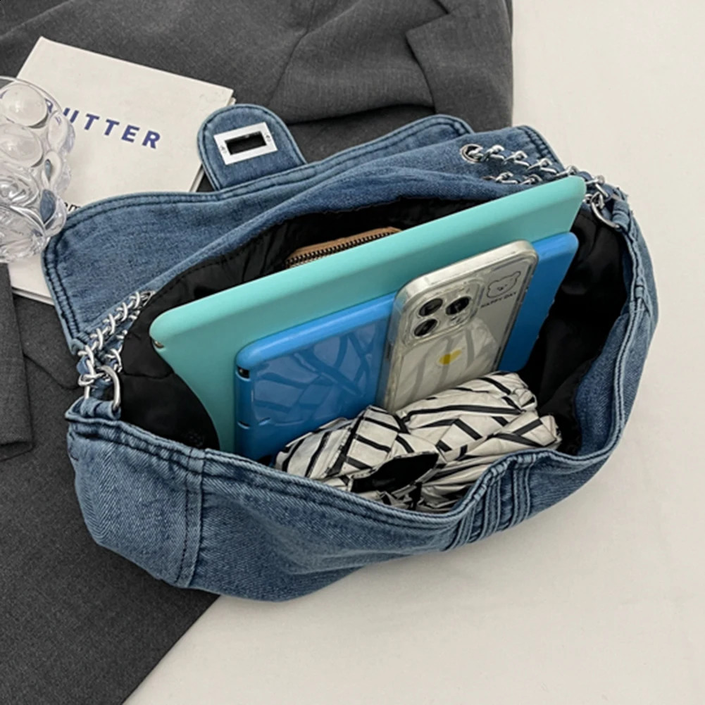 Blue denim canvas large casual handbag womens capacity travel metal chain messenger bag motorcycle 240813