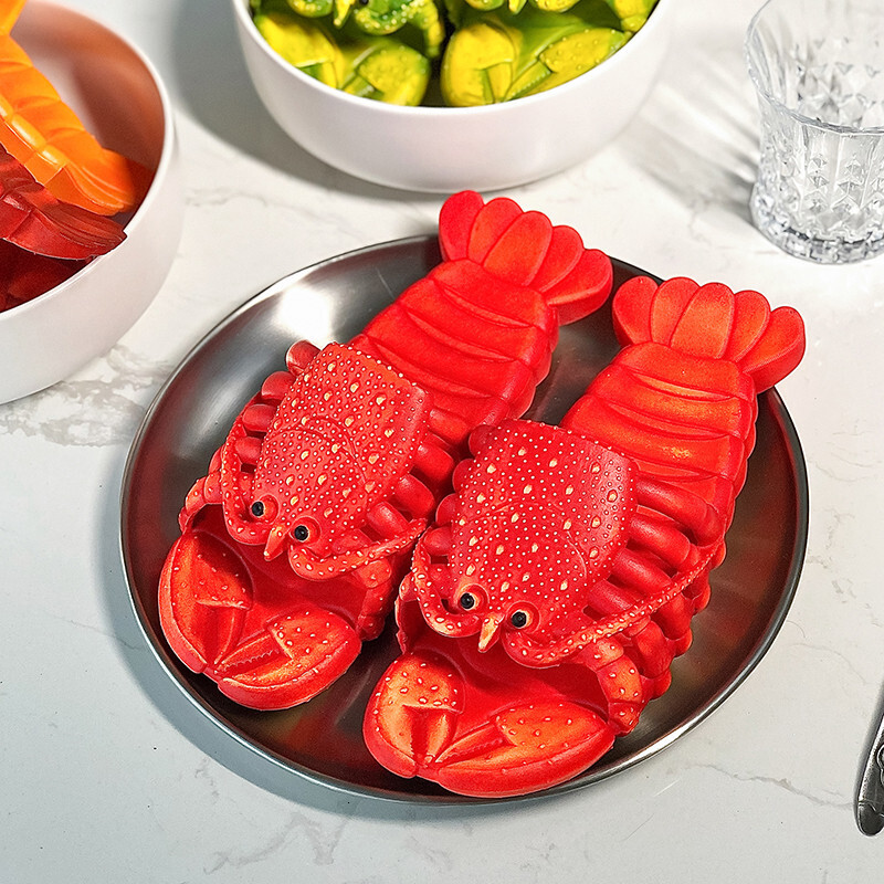 Designer men's and women's new crayfish beach creative slippers, cute first-line slippers, personalized funny slippers