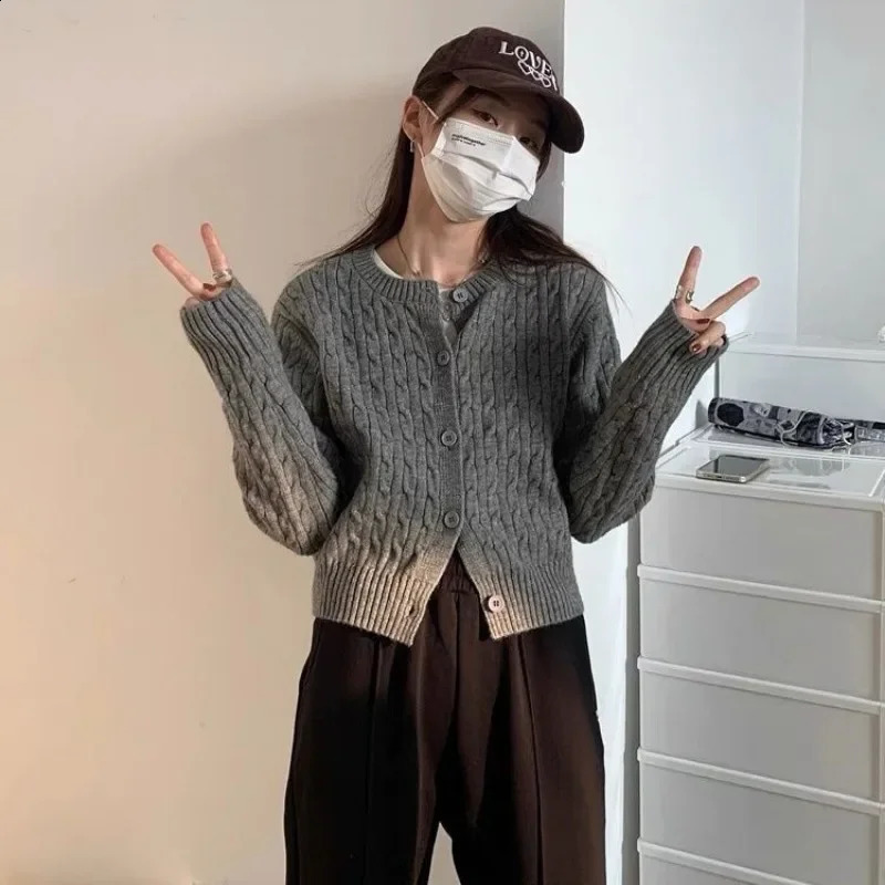 Korean Fresh Chic Solid Cable Knit Sweaters Women Preppy Style All-match Long Sleeve Cardigan O-neck Single Breasted Jumper 240812