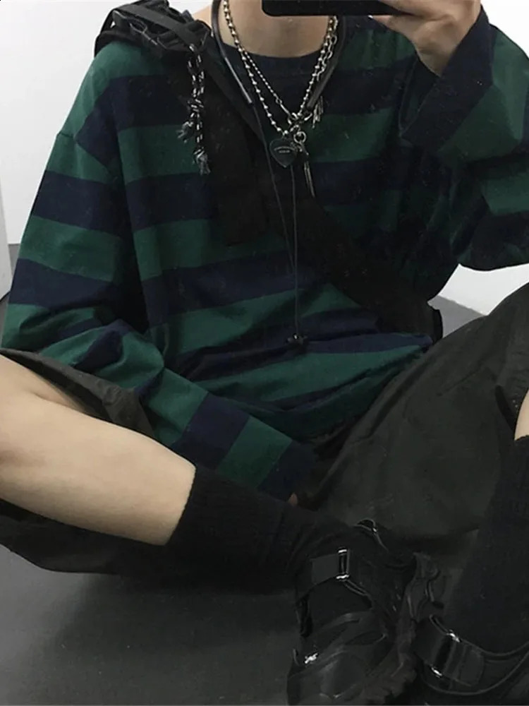 Ultra fine striped Tshirt womens Gothic top loose zipper spring long sleeved Harajuku couple 240812