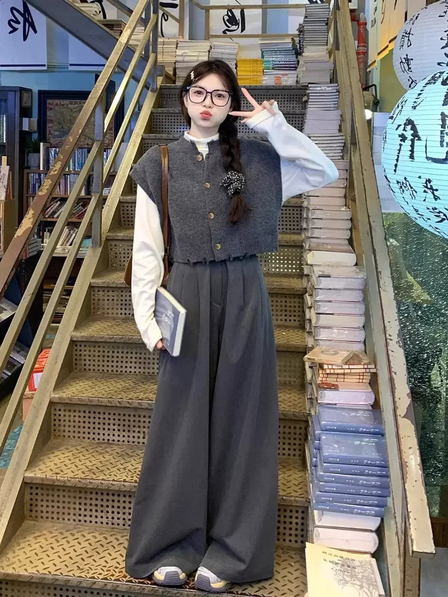 Irregular Vests Women Spring Cropped Knitted Sweaters Button-up Preppy Style All-match Temper Fashion Korean Loose Aesthetic 240812