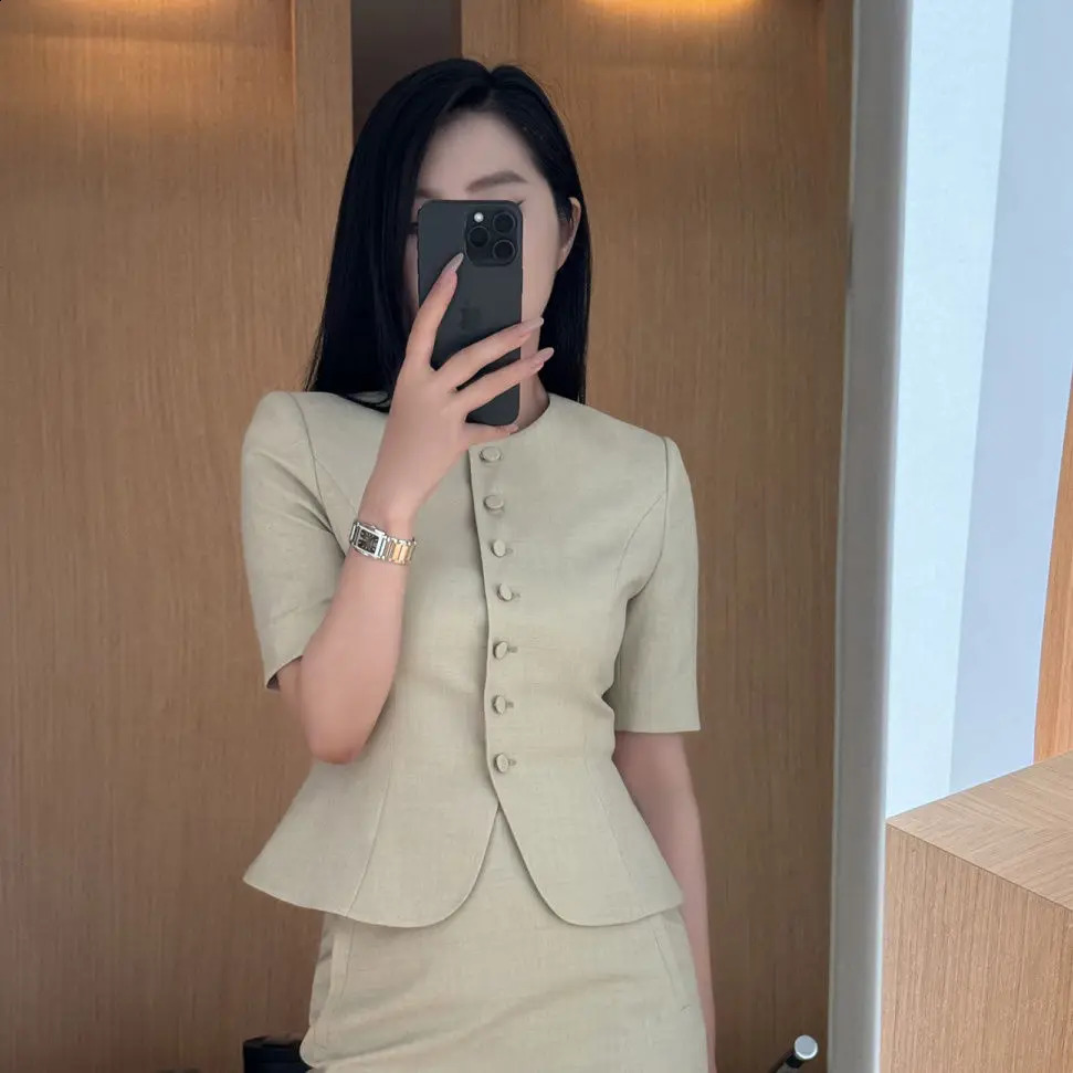 French mature style professional elegant womens clothing summer short sleeved sports jacket and twopiece set selling 240812