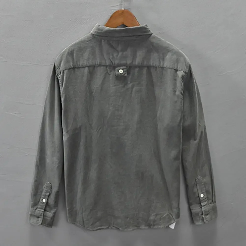 Mens shirt mens Corduroy cargo workwear with chest pocket collar solid color long sleeved cardigan suitable for outdoor use 240812