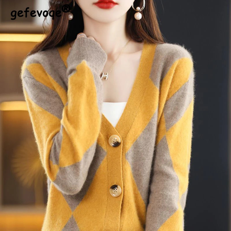 Womens Korean Fashion Argyle Contrast Color Soft Elegant Knitted Cardigan Casual V Neck Long Sleeve Loose Outewear Sweater Coat 240812