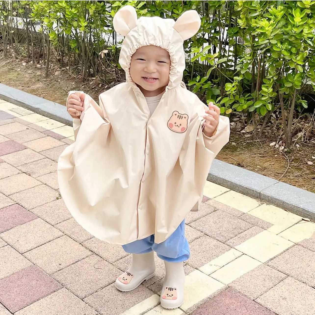 Korean Childrens Raincoat Cape Bear Cartoon Baby Raincoat Boy Girl Child Raincoat Kindergarten Baby Raincoat Y240810