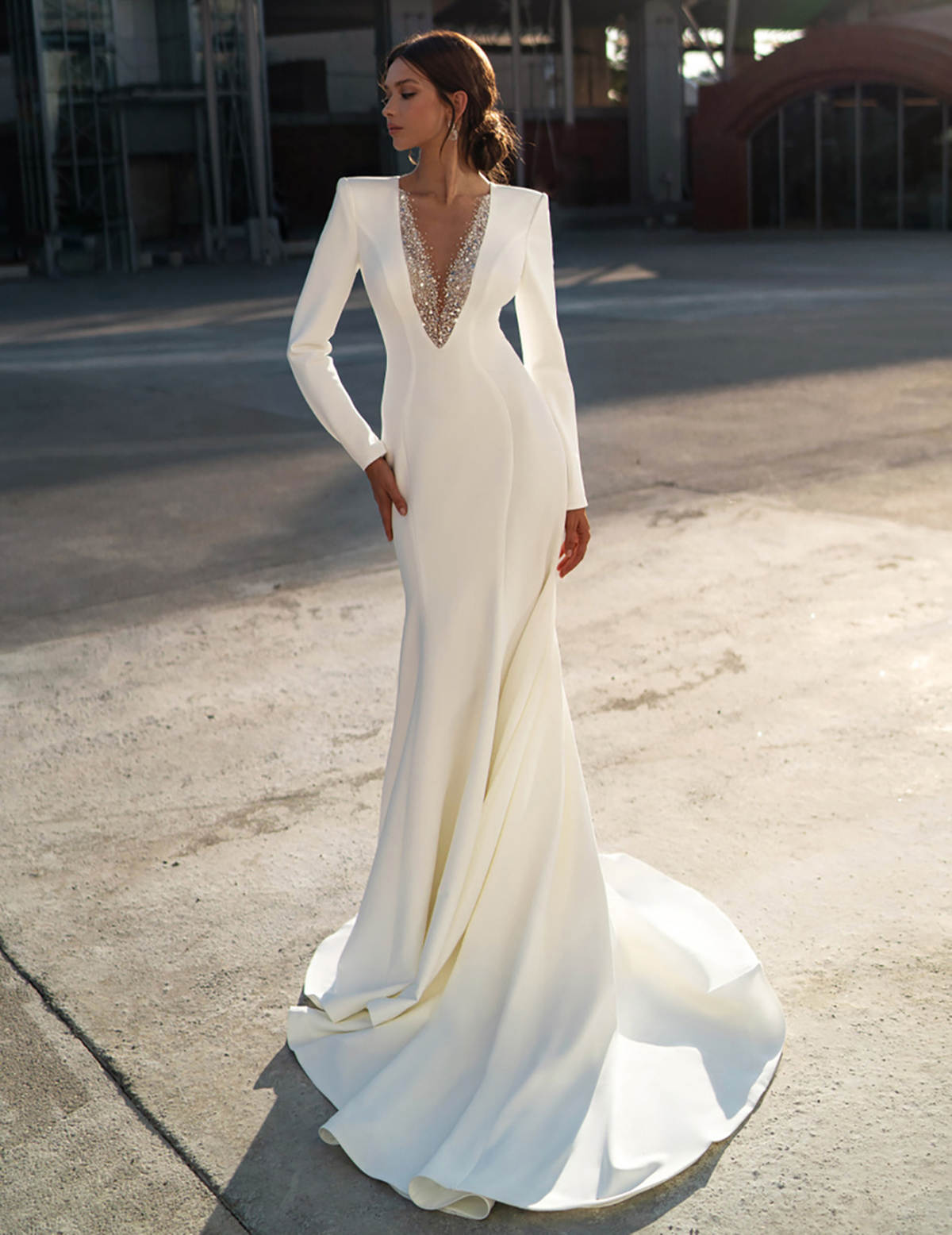 Elegant Mermaid Wedding Dress Beaded Sequins V Neck Long Sleeve Bride Gowns Ruched Sweep Train Satin Bridal Dresses