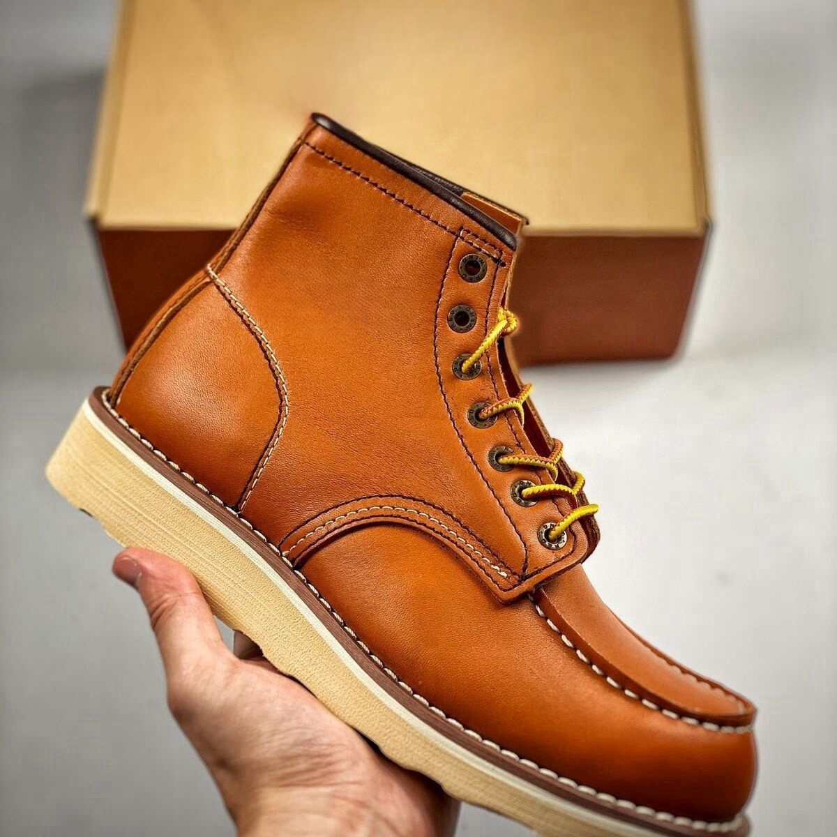 2026 designer boots sale mens spring redankle boots mens sneakers yellow wing warm outdoor work cowboy motorcycle heel male designer shoes booties wom