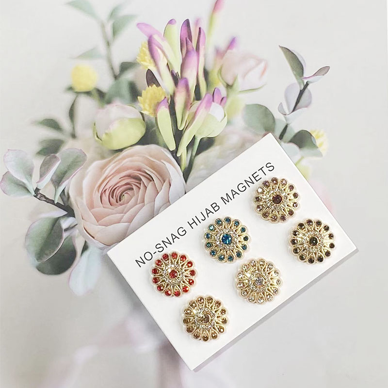 Small diamond flower magnetic buckle scarf buckle collar clip magnetic suction buckle brooch scarf shawl fixed anti light magnetic buckle