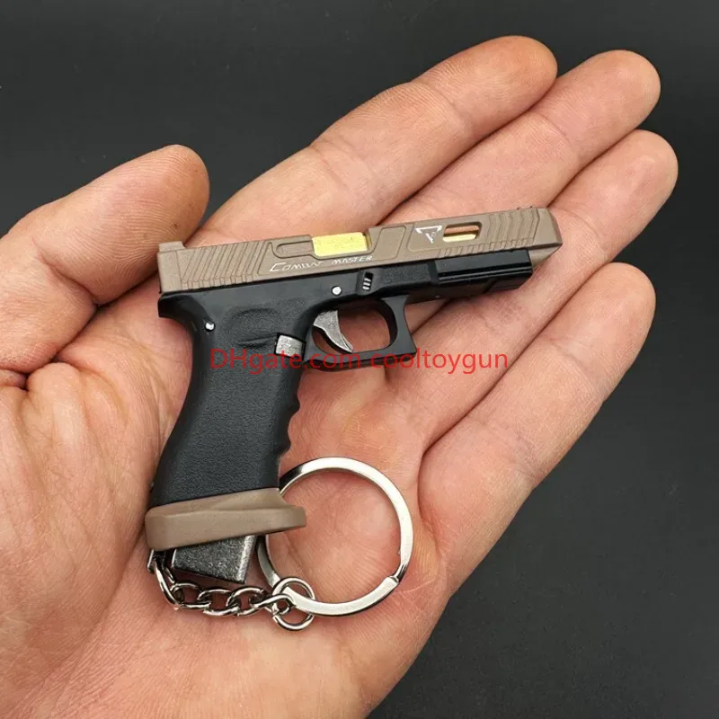 1:3 G34TTI Toy Gun Semi Alloy Model Disassemble Portable Mini Metal Keychain Look Real Movie Prop Collection Pendant Birthday Gifts for Chlidren Adult
