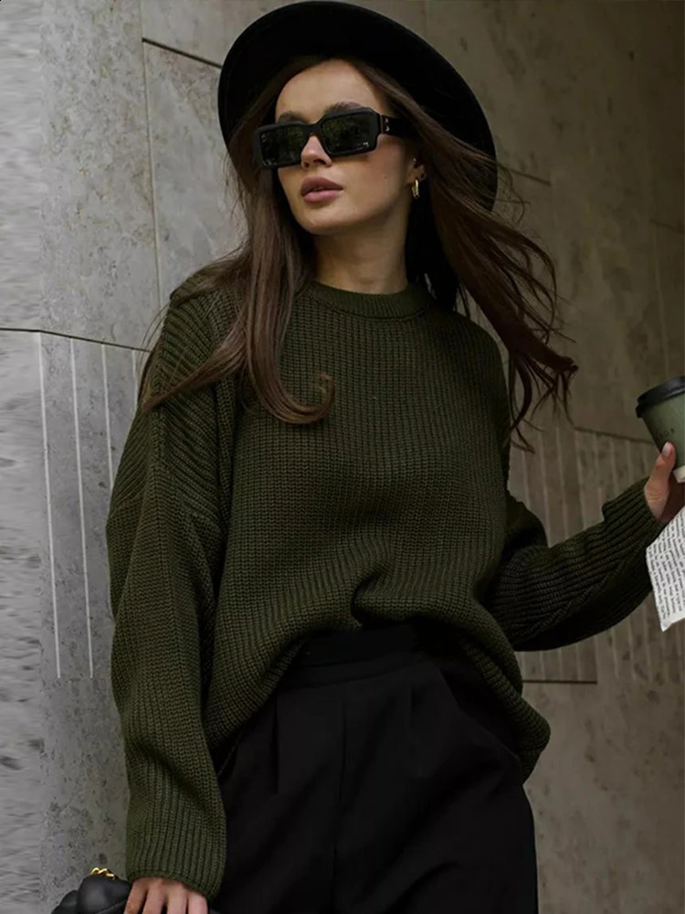 Knitted striped sweater womens loose zipper Oneck full sleeve autumn and winter casual solid competition jumper 240812