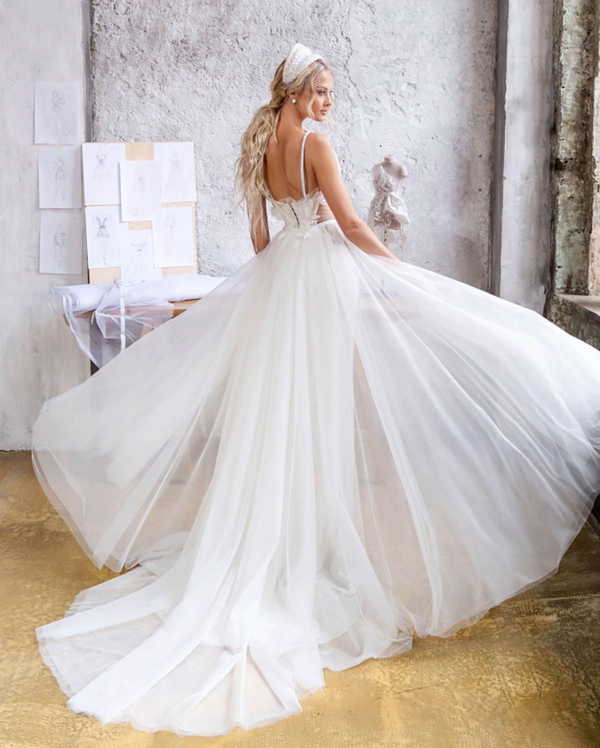 Gorgeous Mermaid Wedding Dress Sequined Beaded V Neck Spaghetti Strap Bride Gowns 3D Flowers Detachable Sweep Train Tulle Bridal Dresses