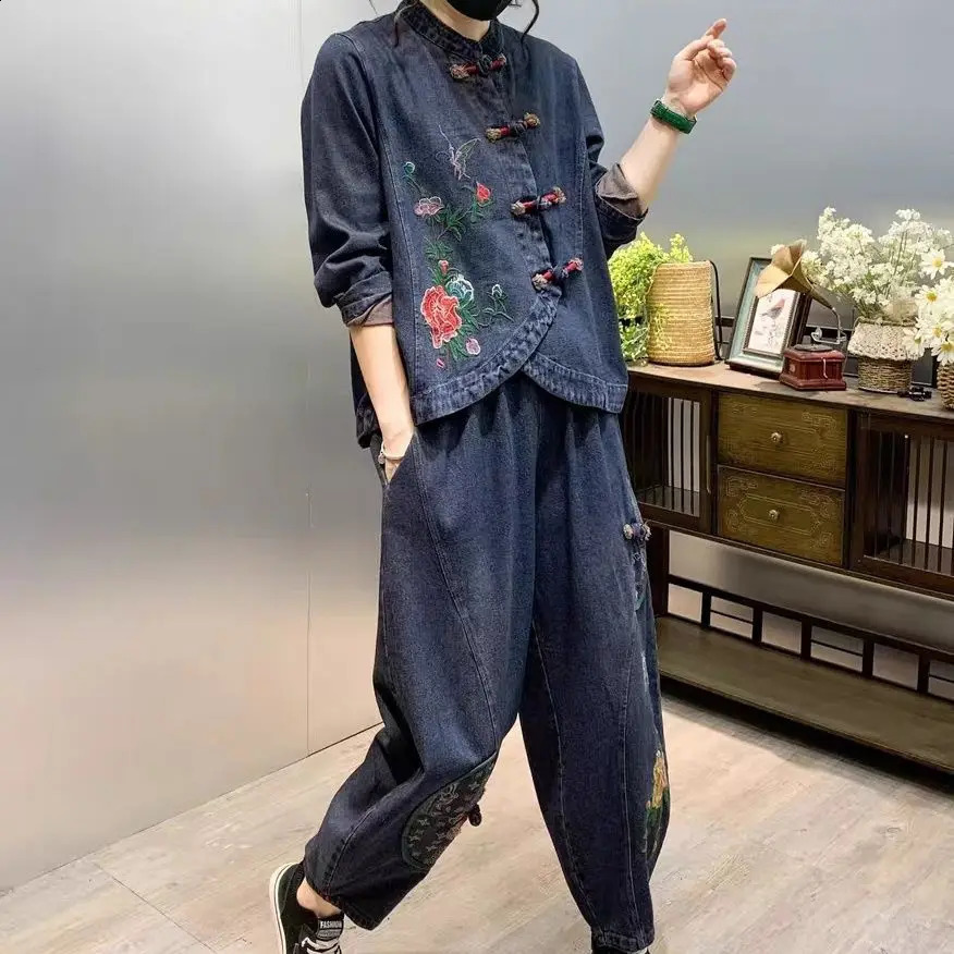 Retro Button Loose Embroidered Flower Denim Fashion Set Versatile Womens Two Piece Set 240813