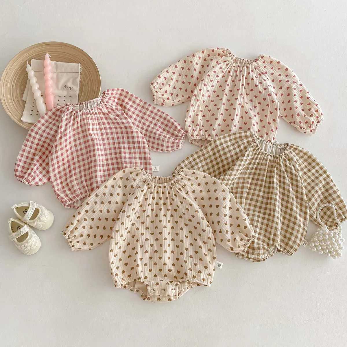 Fato De Banho De Manga Comprida baby long sleeved soft plain weave love print girl jumpsuit 0-2 Anos De Idade W240812