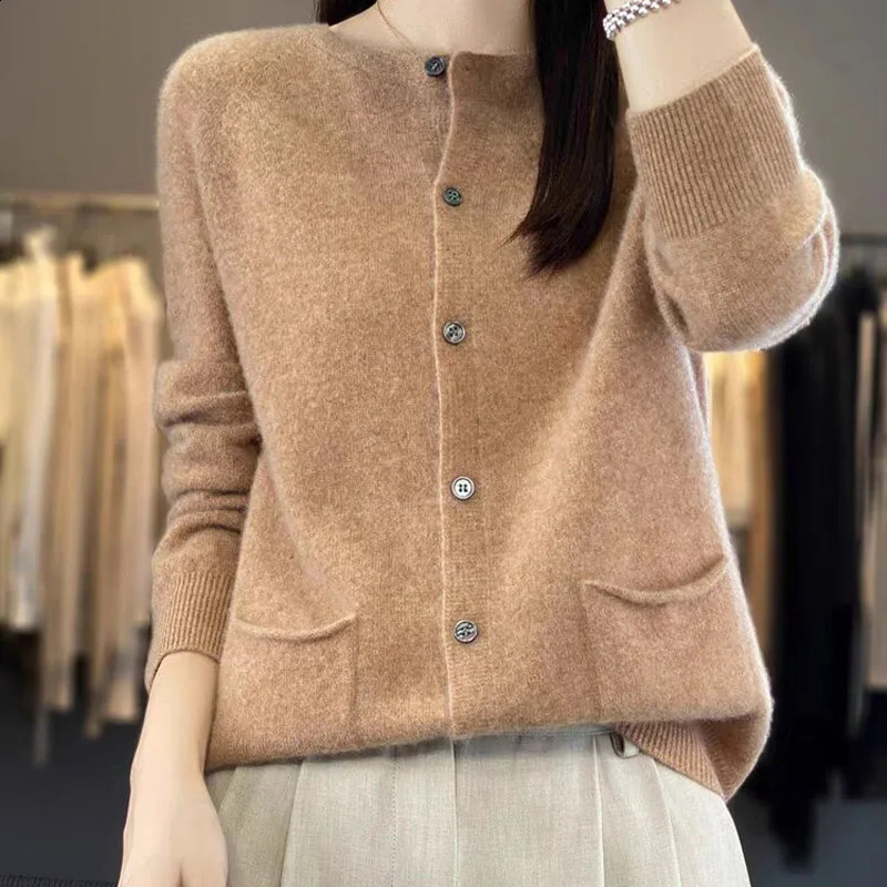 Womens loose casual Oneck knitted cardigan retro single chest solid top autumn and winter fashion simple sweater 240812