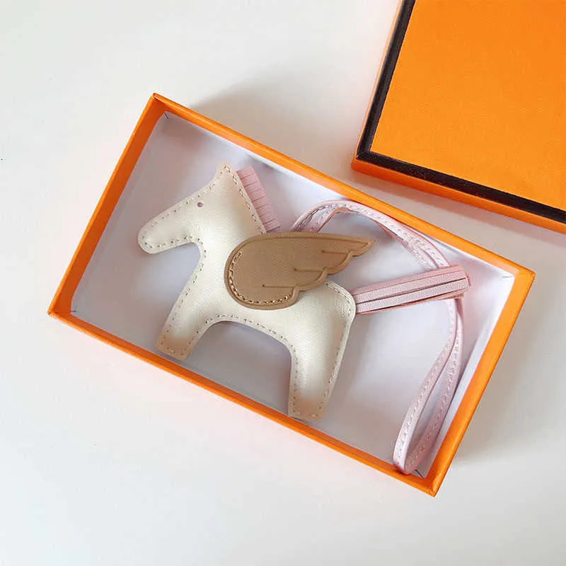 Sheepskin Bag Swift Keychains Horse Keychain Lanyards Charm Paddock Popula Real Leather Nano Peg Pendant Wing Flying Ornament d3e3