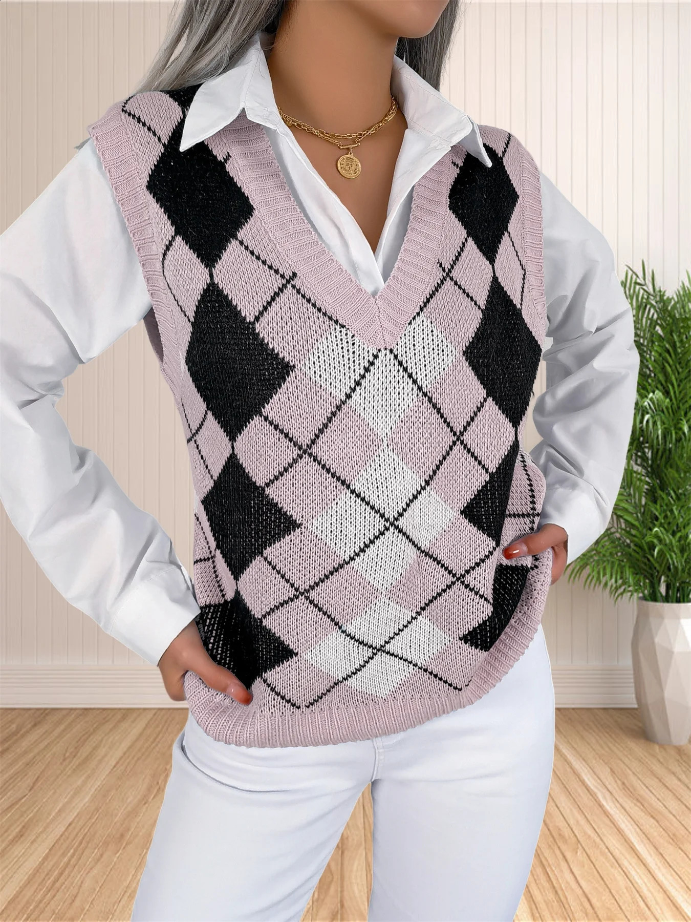 Womens Loose V-Neck Preppy Style Argyle Plaid Knitted Sweater Vest 240812