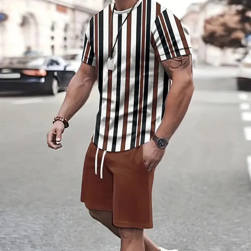 2024 Mens Sportswear Summer Mens Retro Totem Print Travel Suit Fashion Short Sleeve T-shirt Shorts Quick Dry Two Piece Set 240813