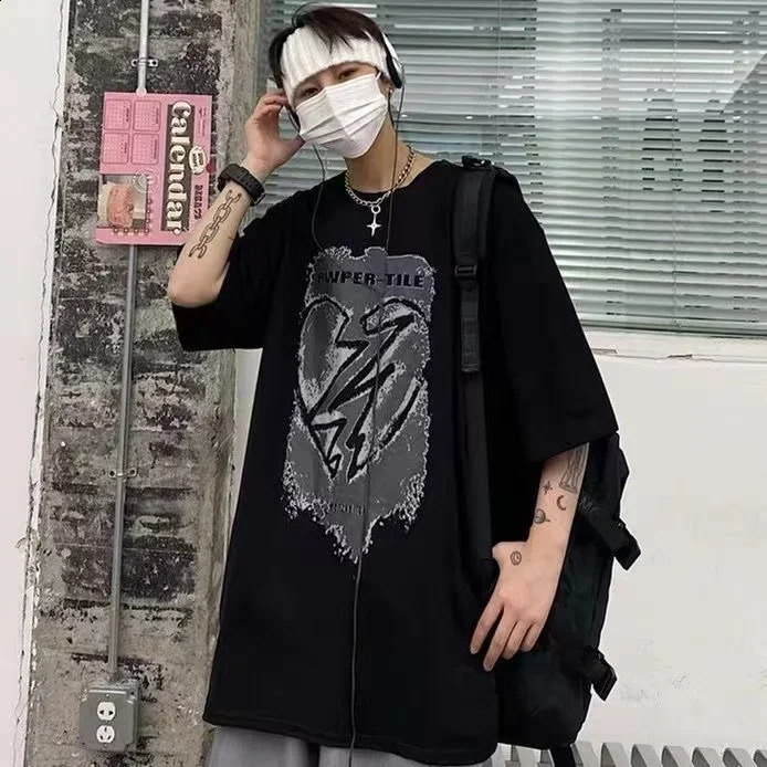 Mens t-shirts Anime Cross of Thorns T shirts Y2k Mens clothing Autumn Long-sleeved tee Men Harajuku Oversized graphic T Shirts 240812