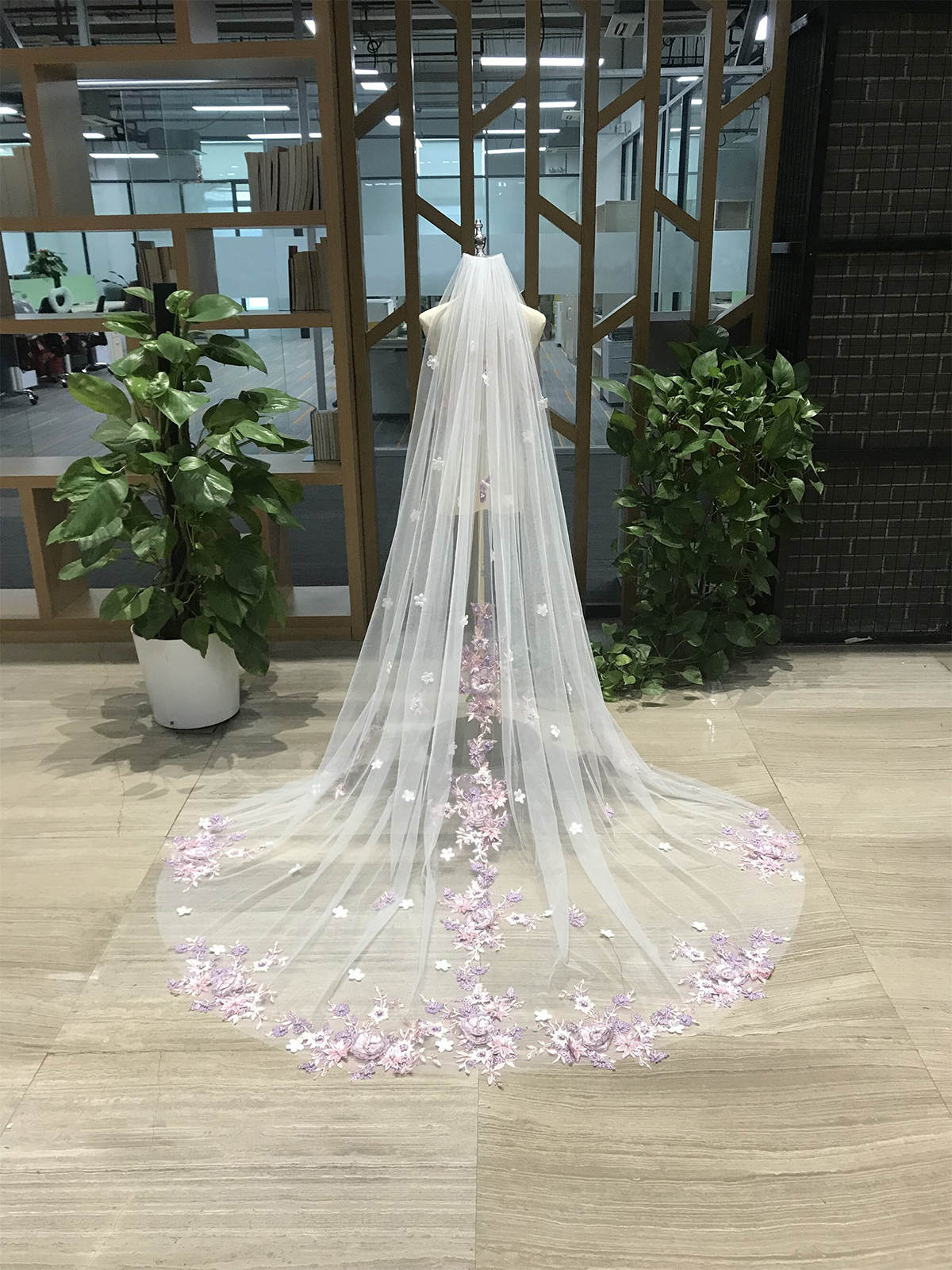 Romantic Wedding Veil For Women 3D Flowers Appliques Pearls Long Special Cut Royal Bridal Veil with Comb Veil 3M Wedding Accessories Custom Made