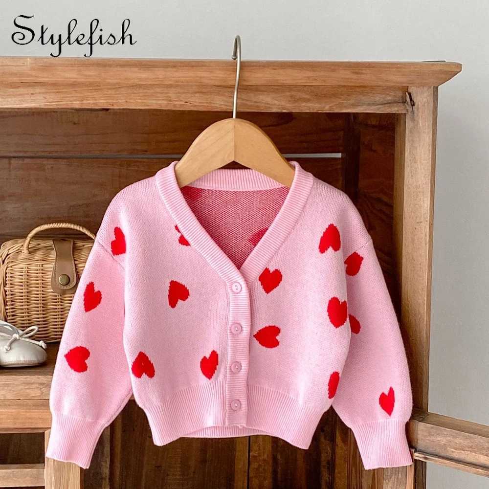 Autumn New 0-3 Year Old Baby Girl Baby Clothing Pink Heart shaped Big V-neck Knitted Jacket cardigan Cute Sweater W240813
