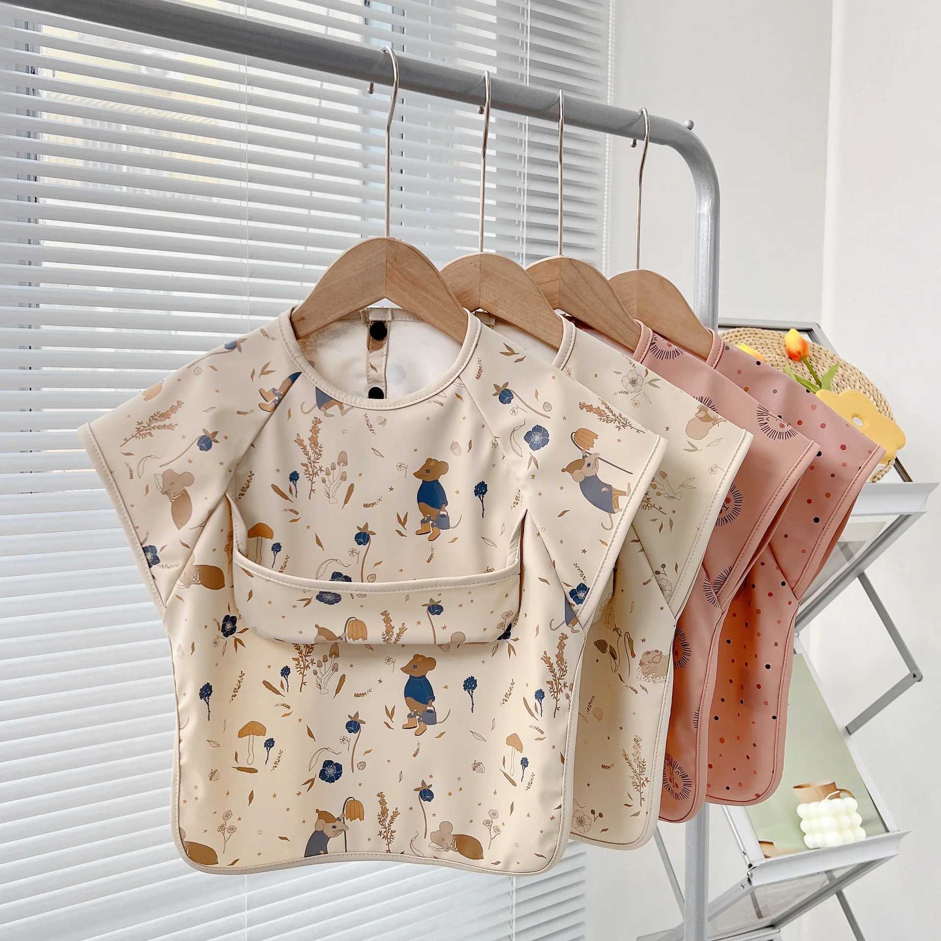 Bibs Burp Cloths Cute Baby Bibs Toddler Baberos Bavoir Waterproof Short Sleeve Apron Cartoon Animals Children Feeding Smock Bib Baby Stuff 0-6YL4812