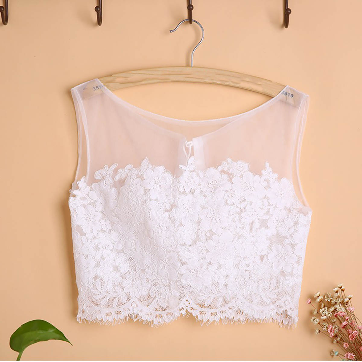 Sexy Women Wrap Jacket Lace Up Sleeveless Bride Jackets Sheer Appliques Short Bridal Cloak Formal Wedding Accessories