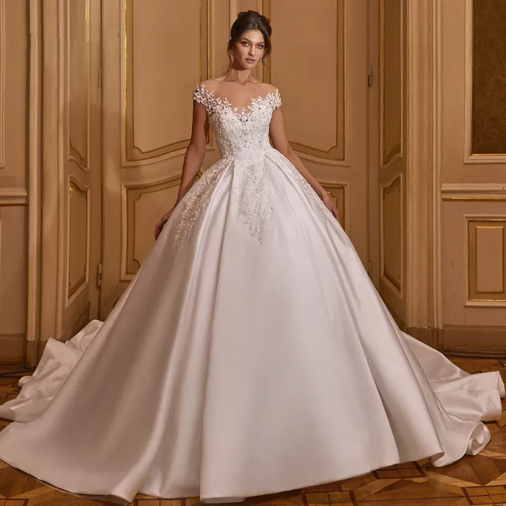 Dresses 2024 Garden Ridal Gown Portrait Lace Applique Beads Ruched Pleats Sweep Train Wedding Gowns For Brides Plus Size 6660312
