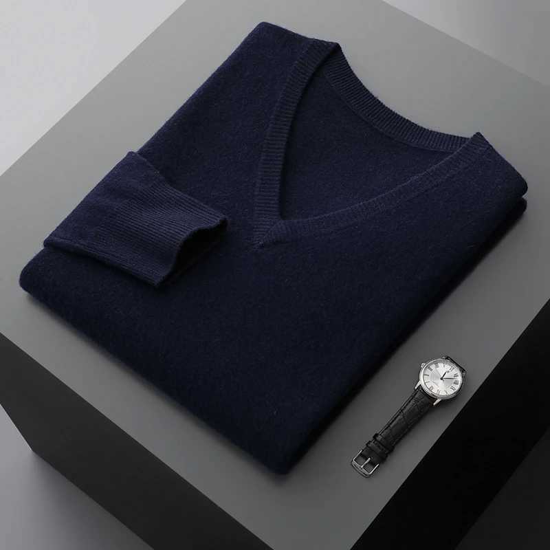 Autumn and winter new 100% Merino sweater mens casual V-neck long sleeved cashmere knitted sweater mens jacketW240729
