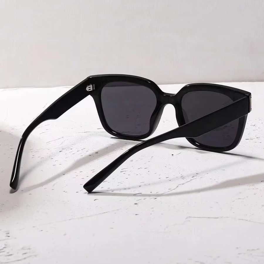 Large Square Frame Sunglasses UV400 Summer Fashion Retro Womens Sunglasses Outdoor Travel Beach Sunshade Glasses W250315
