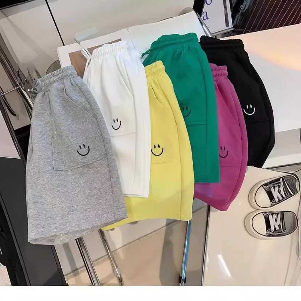 Boys shorts for children aged 2-8 summer fashion minimalism gray smiling face wearing sports pants outside W240813