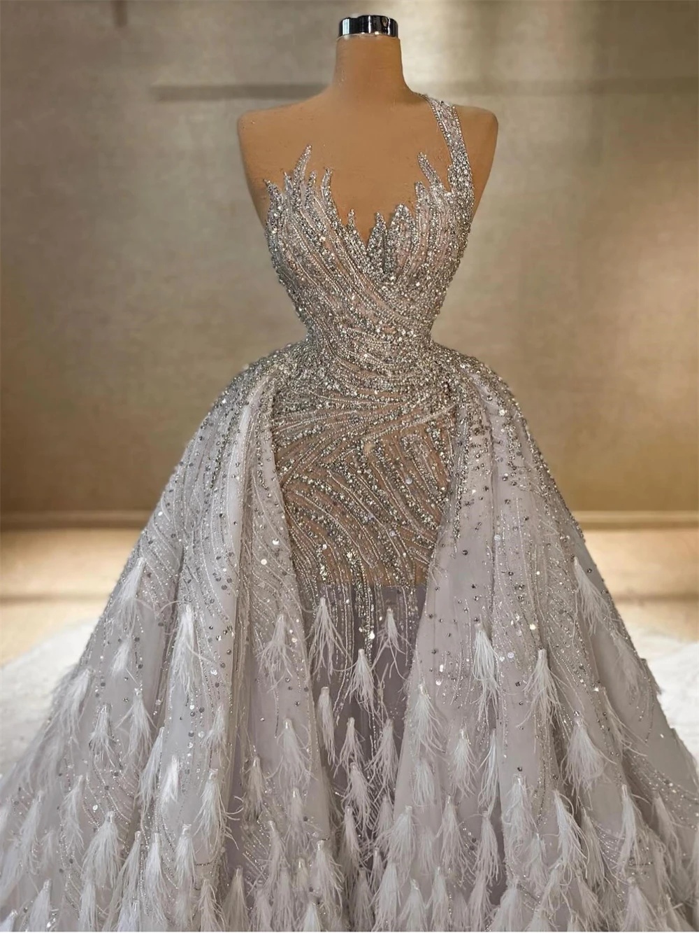 Beaded Ball Gown Wedding Dresses For Women With Detachable Feathered Train Illusion Tulle Bride Dresses Luxury Bridal Gown