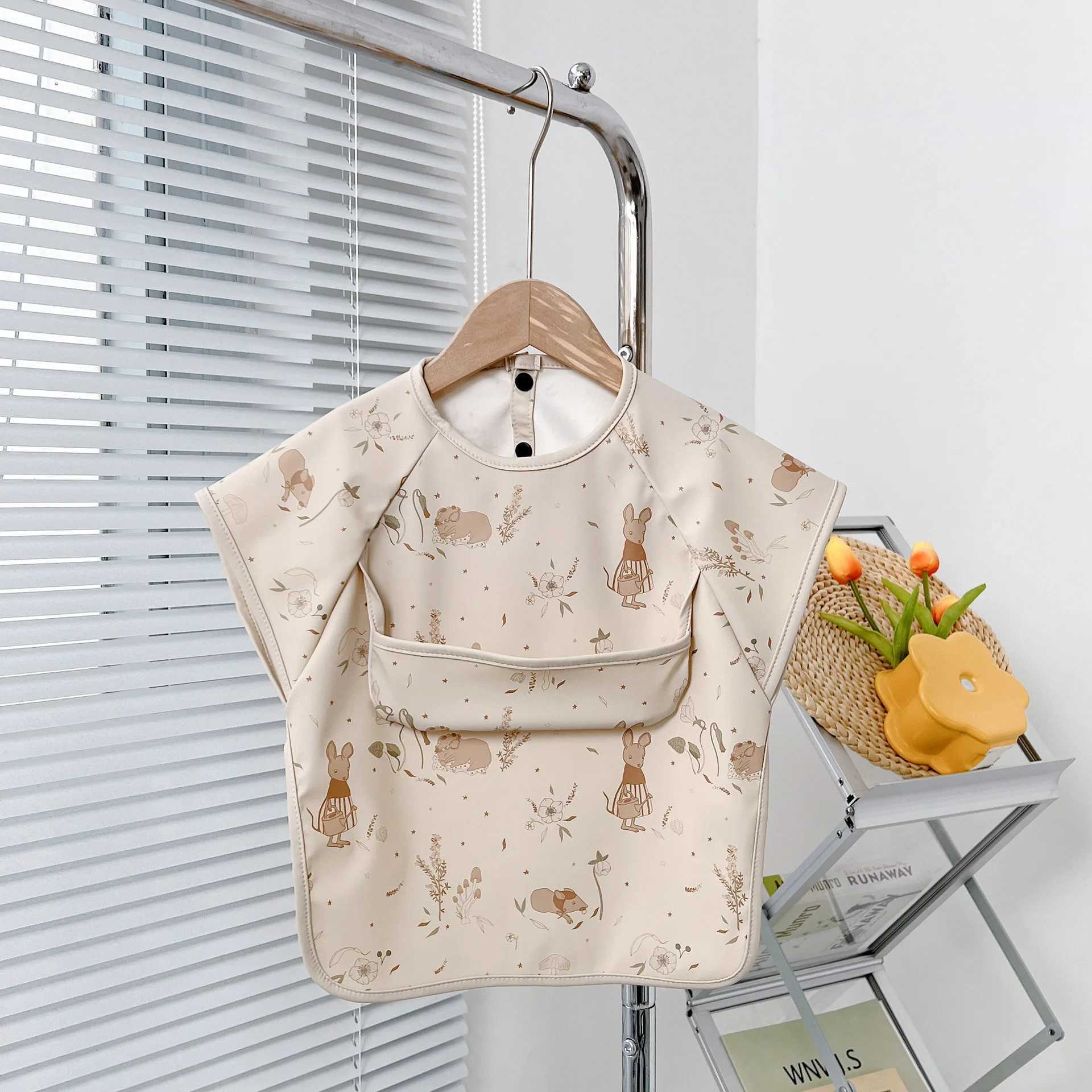 Bibs Burp Cloths Cute Baby Bibs Toddler Baberos Bavoir Waterproof Short Sleeve Apron Cartoon Animals Children Feeding Smock Bib Baby Stuff 0-6YL4812
