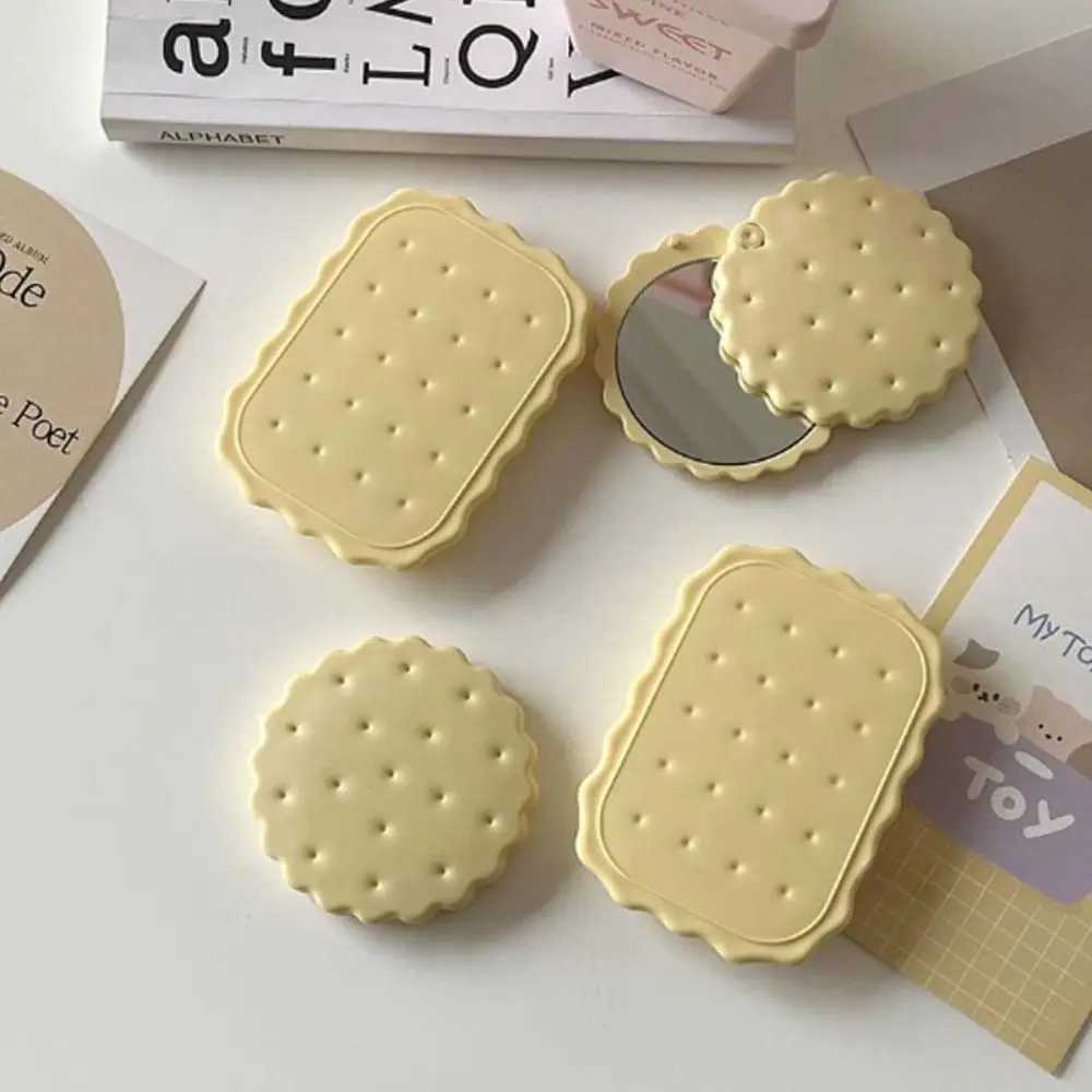 Mini Biscuit Handheld Mirror Portable Cheese Biscuit Design Biscuit Makeup Mirror Cute Folding Biscuit Pocket Mirror Female W240813