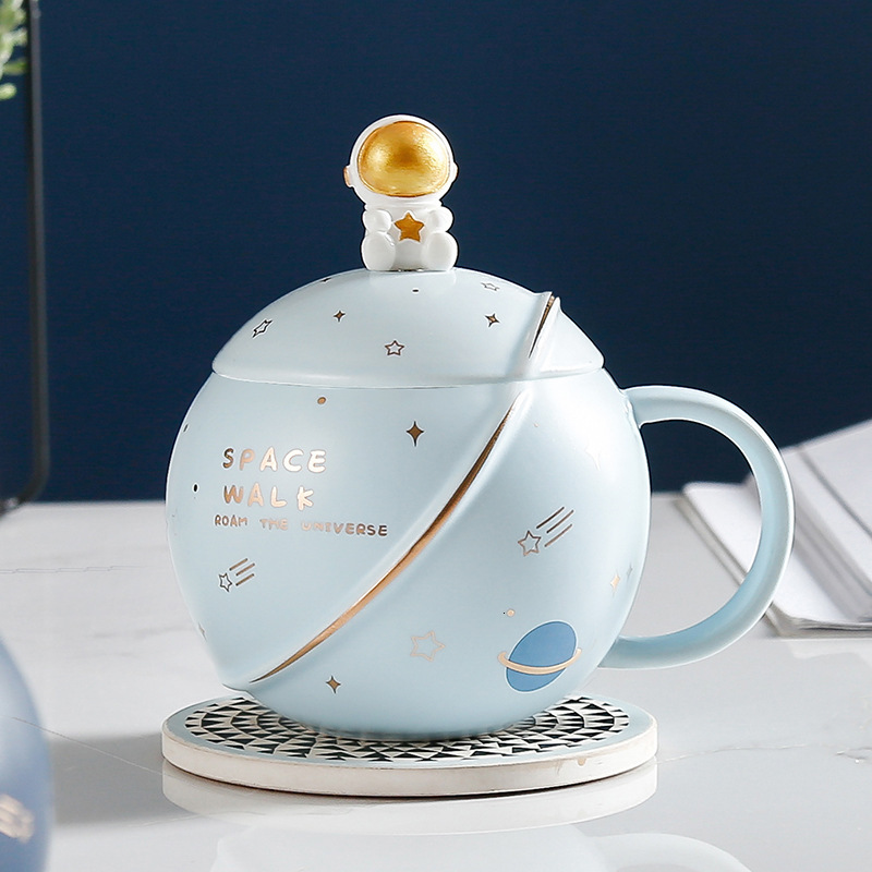 Ceramic Coffee Mug Set with Protective Lid, Astronaut Design, perfect for gift