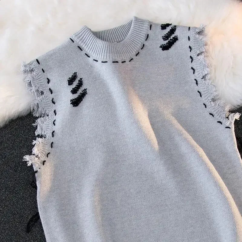 Knitted Sweaters for Men Hippie Sleeveless Man Clothes Vest Torn Icon Waistcoat with Holes Classic Over Fit Knit Aesthetic Meme 250407