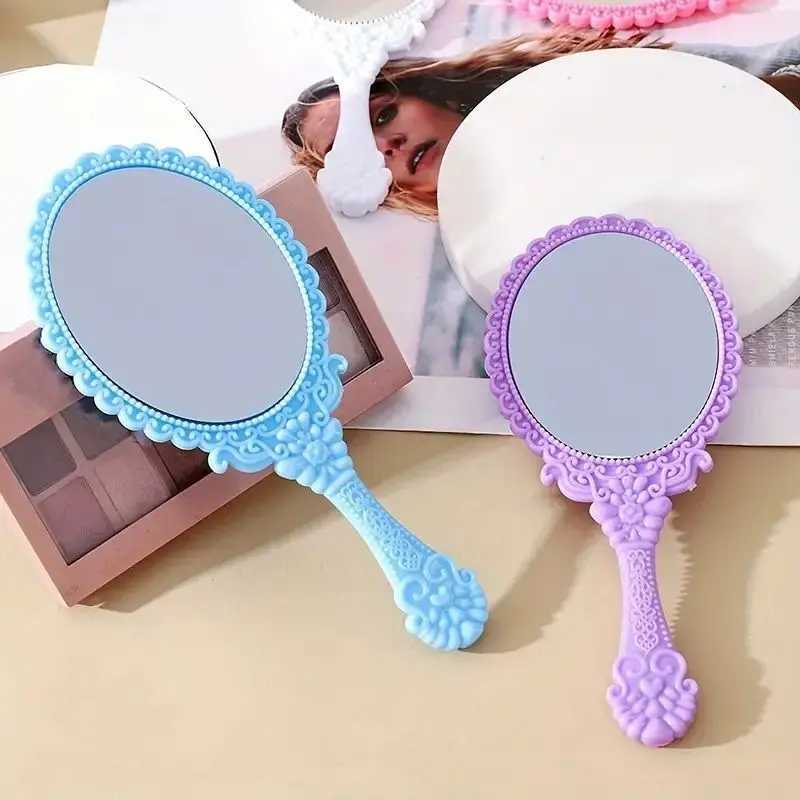 Retro handheld mirror cute handheld decorative mirror suitable for girls makeup embossed flowers portable antique travelers W240813