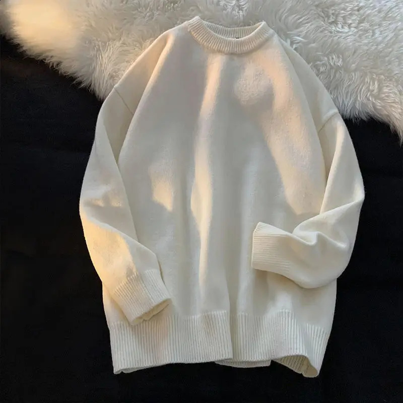 Autumn and Winter Hong Kong Style Simple and Versatile Solid Round Neck Trend Loose Oversize Underlay Thick Mens Sweater 240814