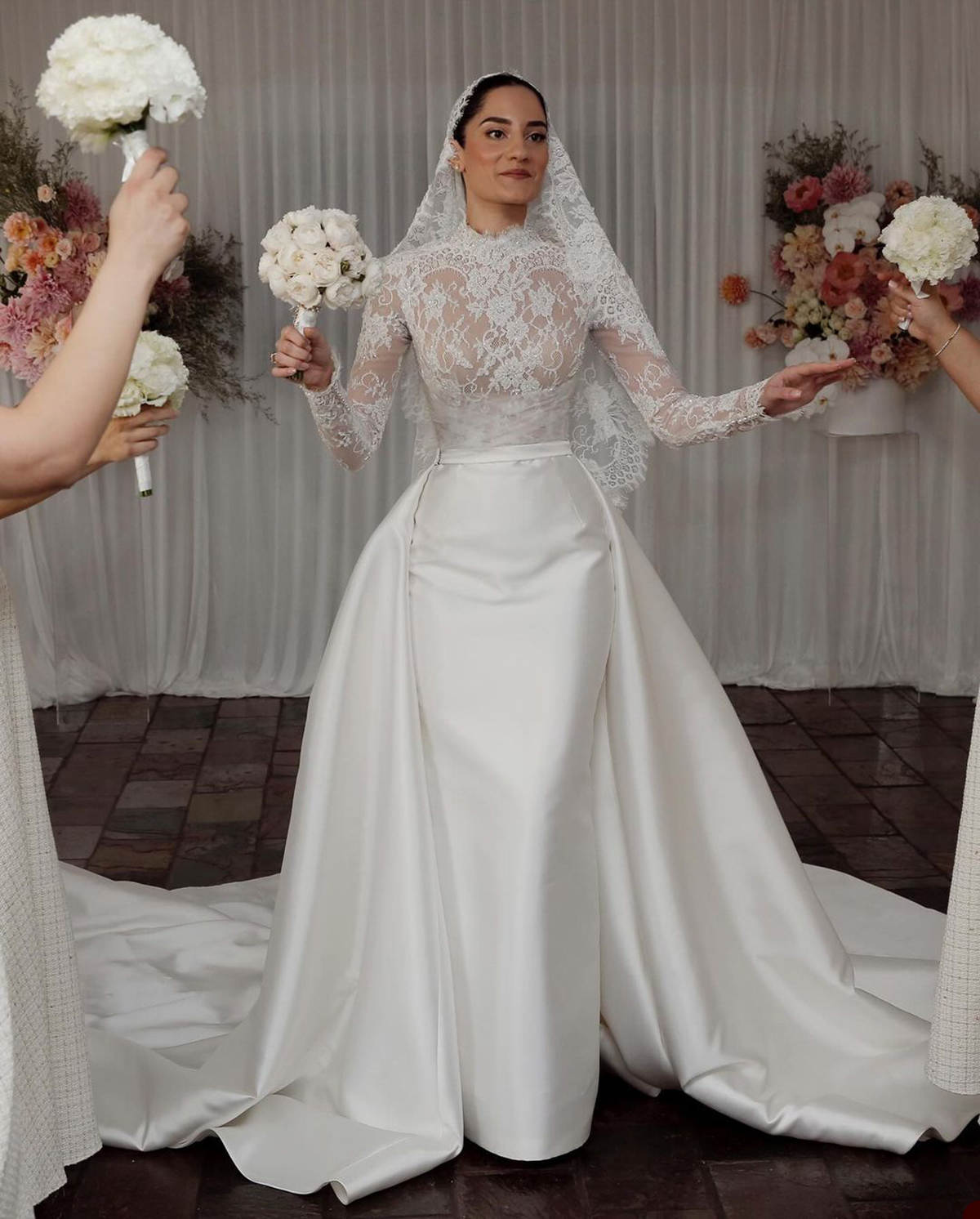 Plus Size Luxurious Mermaid Wedding Dresses Lace High Neck Long Sleeve Bridal Gowns Illusion Sweep Train Custom Made Dress