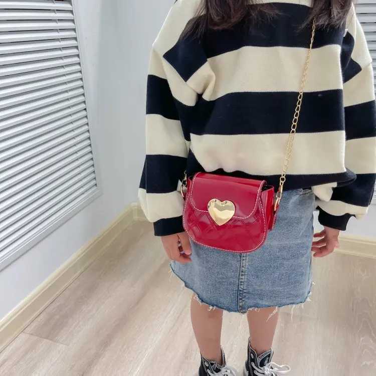 Cute little girl mini shoulder bag childrens fashionable coin wallet small handbag cute patented leather childrens messenger bag W240813